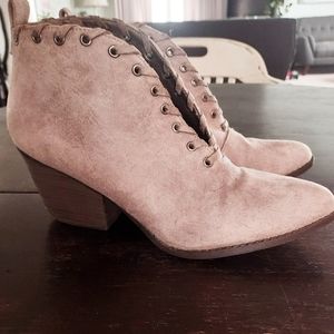 Lace up bootie